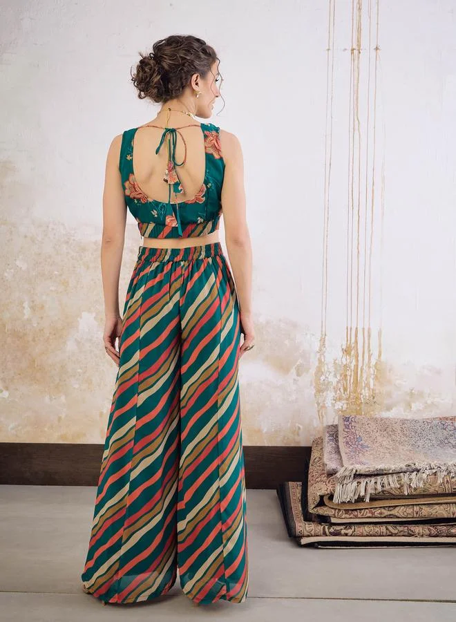 ساسافراس طقم بلوزة قصيرة بطباعة زهور مع بنطال بالازو وشال