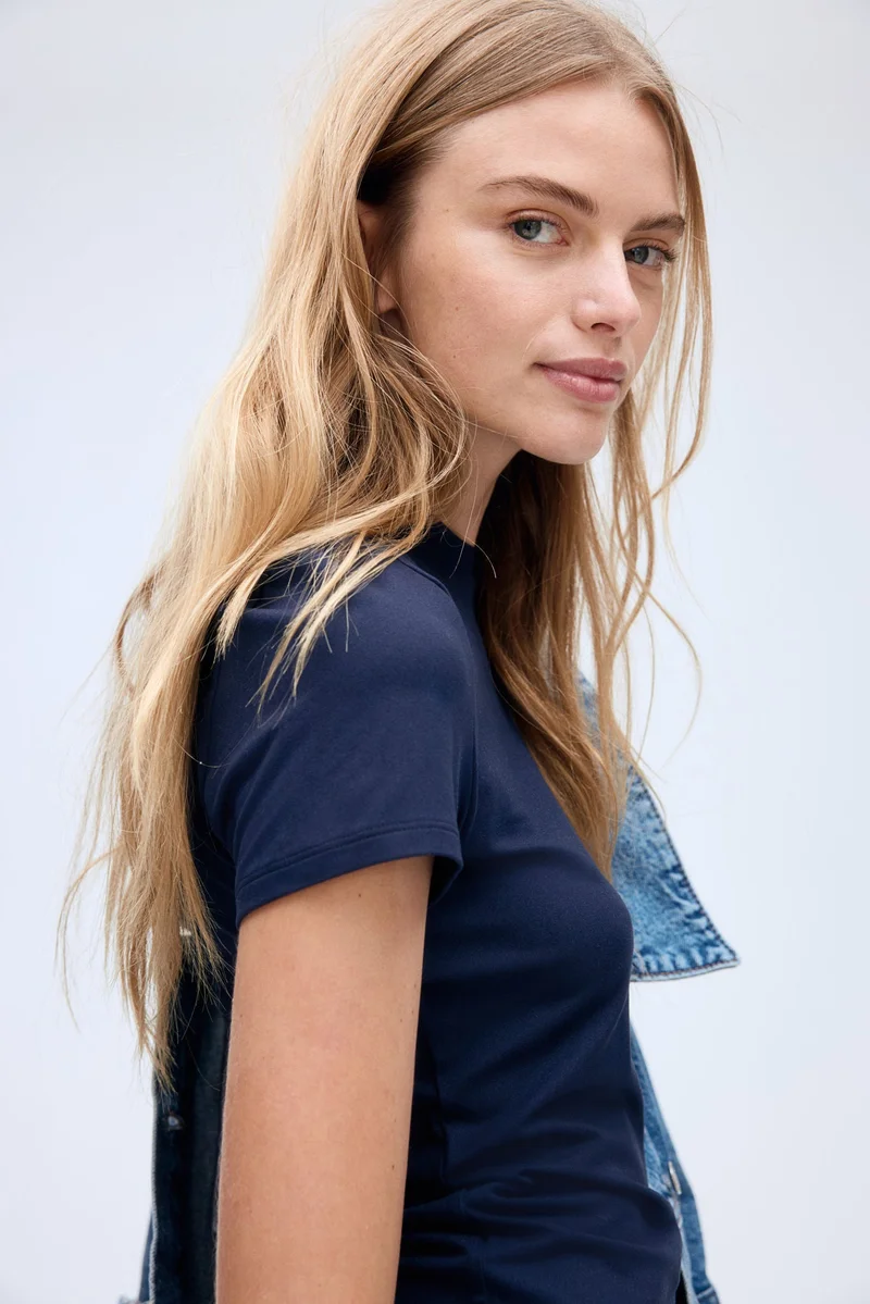 H&M Fitted T-shirt