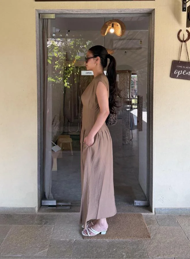 دينيس لينغو Brown Sleeveless Maxi Dress