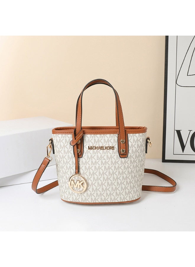 MK classic bag, can be converted into a crossbody bag, suitable for holding camera lenses. Classic themed design - Image 2