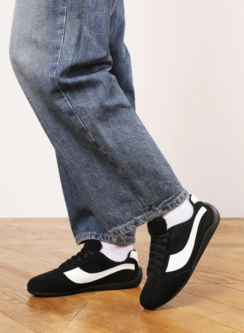 Where's That From 'Venice' Low-Top Lace up trainer with Contrast Side Stripe