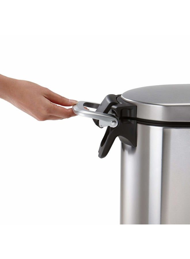 simplehuman حاوية تخزين طعام الحيوانات الأليفة بسعة 30 لتر ووزن 32 رطل / 14.5 كجم لطعام الكلاب، وطعام القطط، وعلف الطيور، من الفولاذ المقاوم للصدأ المصقول - Image 3