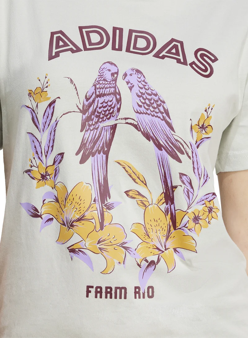 اديداس تيشيرت بطبعة مزرعة