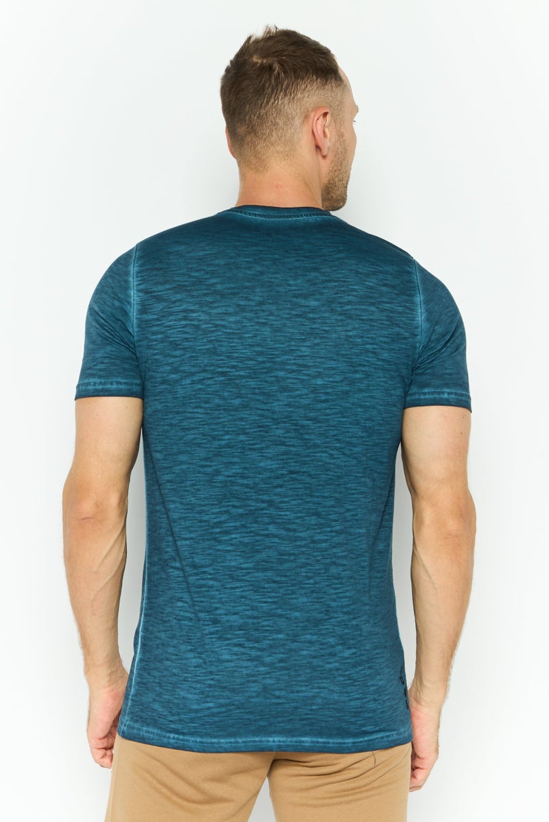 PUMA تي شيرت رياضي للرجال بأكمام قصيرة مناسب في الهواء الطلق، أزرق سرقوقي - Image 4