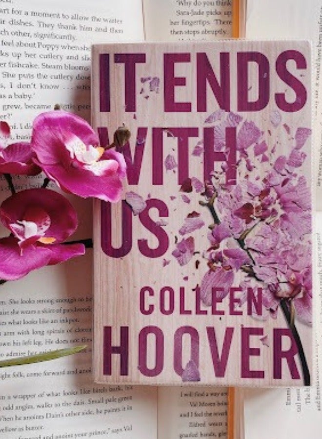 "It Ends With Us" by Colleen Hoover – A Deeply Moving Romance Novel 