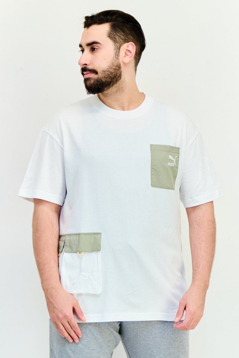 PUMA تي شيرت رجالي بأكمام قصيرة ومناسب للاسترخاء مع شعار مطرز، أبيض - Image 1
