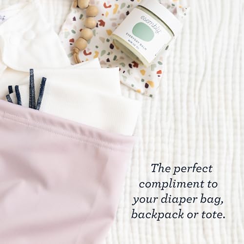 Esembly حقيبة إيسمبلي اليومية – حقيبة قابلة لإعادة الاستخدام للماء والمواد الجافة مصنوعة من قماش معاد تدويره مع حجيرات مقاومة للماء مزدوجة للحفاضات القماشية، ملابس السباحة، مستلزمات النظافة، والوجبات الخفيفة - حبر - Image 2