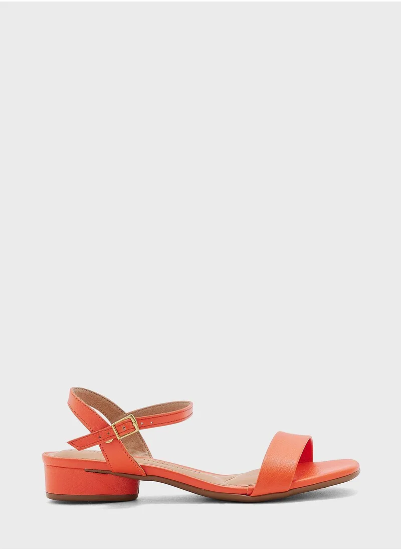 بيرا ريو Samara Ankle Strap Low Heel Sandals