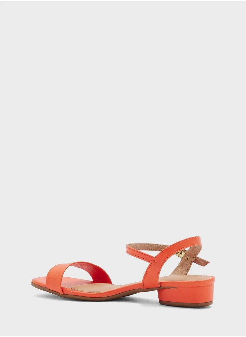 بيرا ريو Samara Ankle Strap Low Heel Sandals