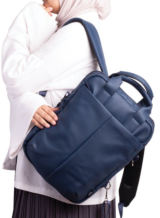 ايه ار سابلاي AR Hybrid Bag من Arij Bags | شنطة متعددة الاستخدام للجنسين بخامة مقاومة للمياه، 3 طرق للحمل، جيب لابتوب وتابلت، مساحة واسعة للاستخدام اليومي والسفر  (كحلي) - Image 3