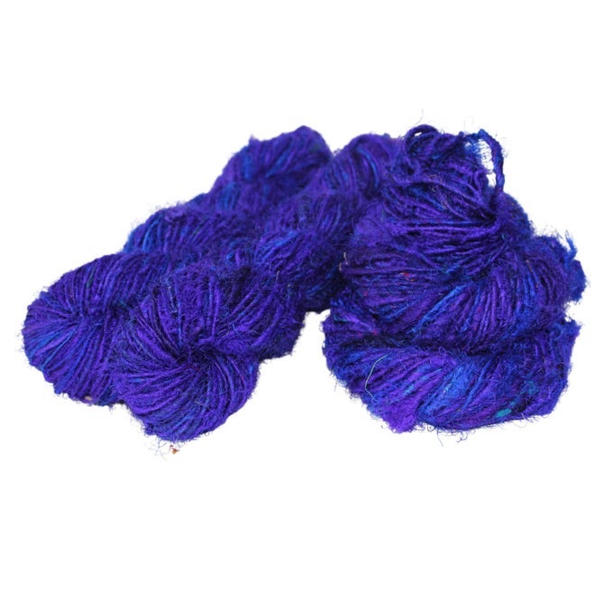 PREMIUM RECYCLED HANDSPUN SARI SILK YARN PURPLE BLUE FAMILY SHADE 160 YARDS 100 GRAMSKNITTINGCROCHETINGWEAVECRAFTING