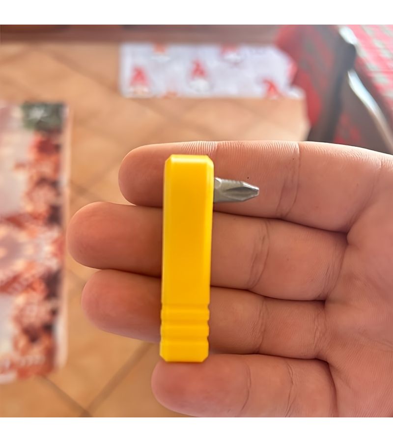 مفك براغي صغير ثلاثي الأبعاد مطبوع بحجم الجيب من نوع راتشيت أحمر – أداة يدوية عملية، لعبة مريحة لتخفيف التوتر – هدية لعشاق الأدوات ومحبي الحمل اليومي - Image 4