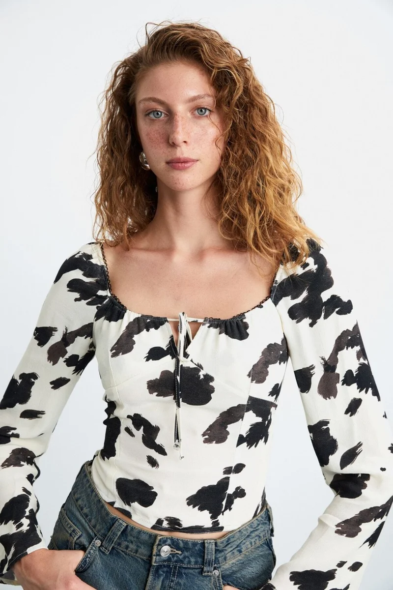 جريميلانج Esla Women's 100% Viscose Square Collar Slim Patterned Blouse