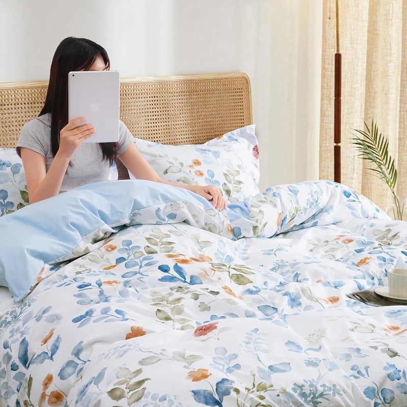 PHF غطاء لحاف بيزلي فائق النعومة بحجم كينج، مجموعة بياضات مطبوعة 3 قطع، مجموعة غطاء لحاف بنمط مريح على الطراز الريفي مع 2 غطاء وسادة، إغلاق بسحاب و 8 روابط، 104"x90"، أبيض وأزرق - Image 4