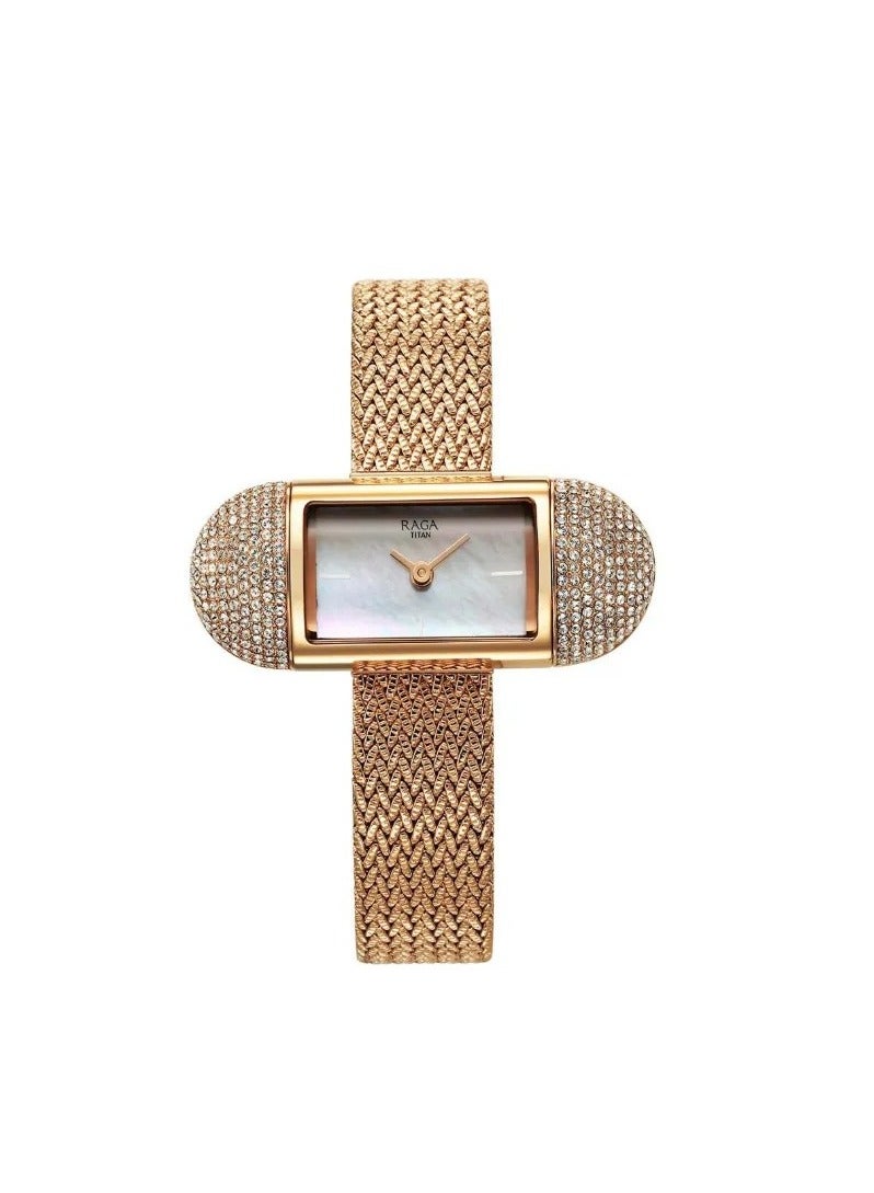 تيتان ساعة تيتان راجا كوارتز بعقارب و مينا من عرق اللؤلؤ و سوار معدني باللون الذهبي الوردي للنساء - Image 2