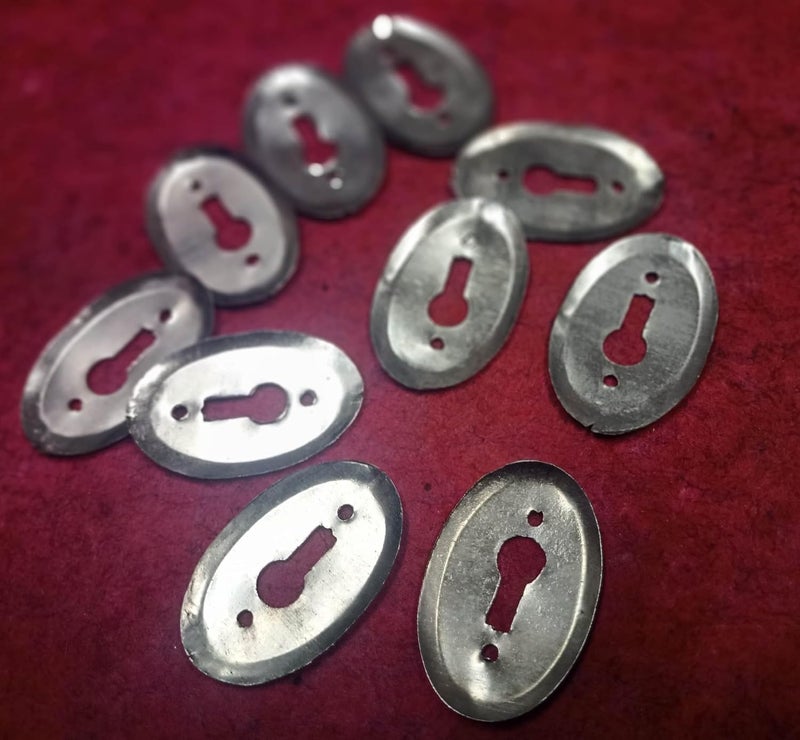 Oval Shap Key Hole Round Length25 cm with2 cm Silver 10 pcs  - Image 2