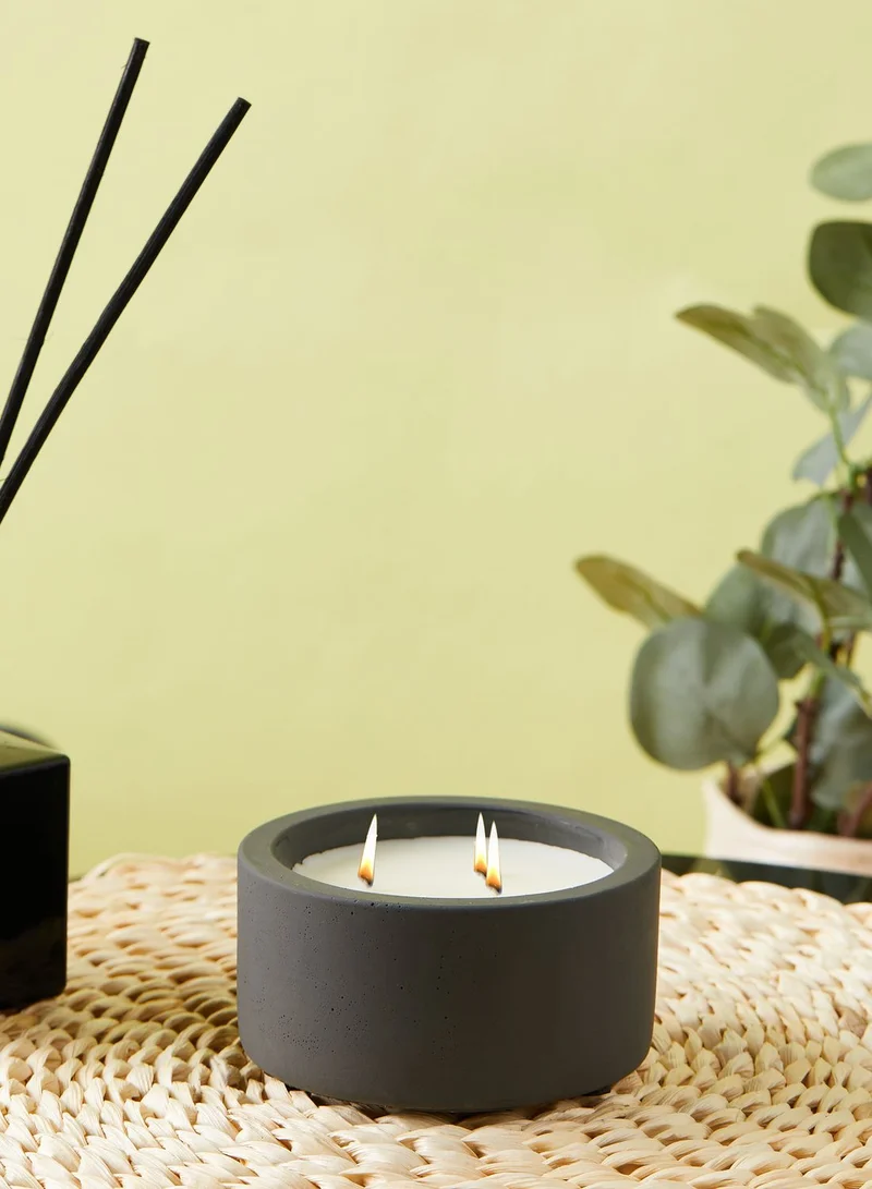 GENTLEMEN'S HARDWARE Concrete Candle Black Oak 7Oz