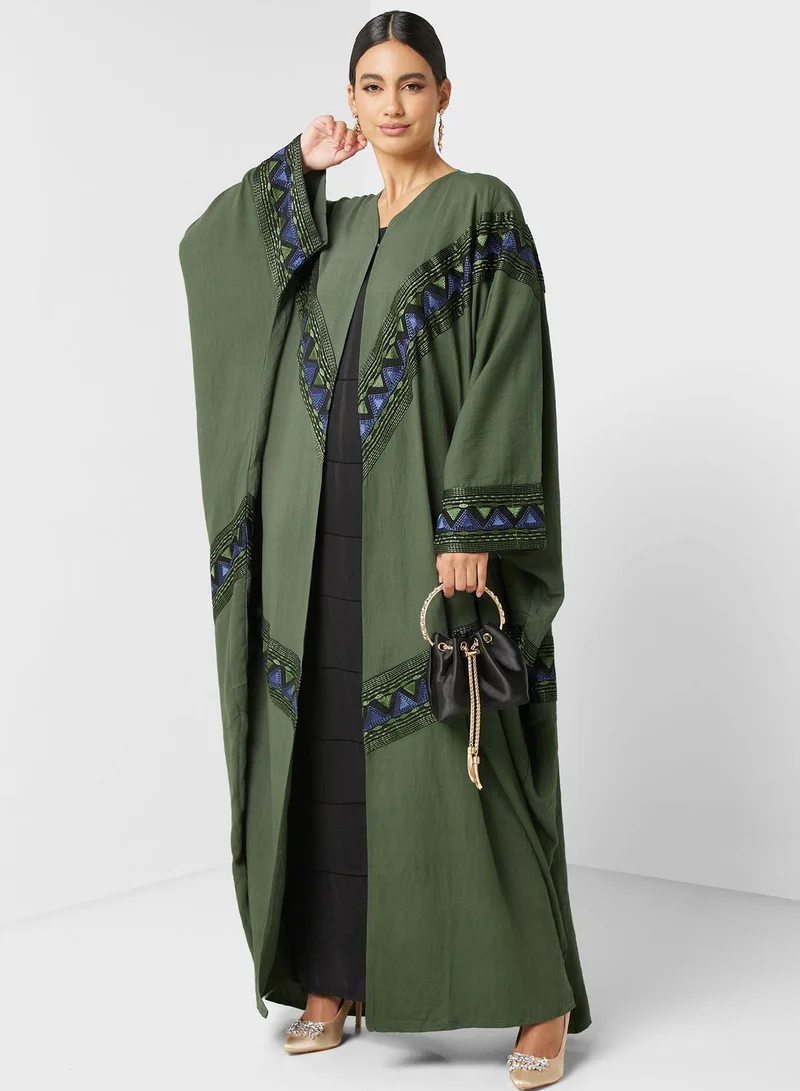hayas closet Embroidered Cape Sleeve Abaya