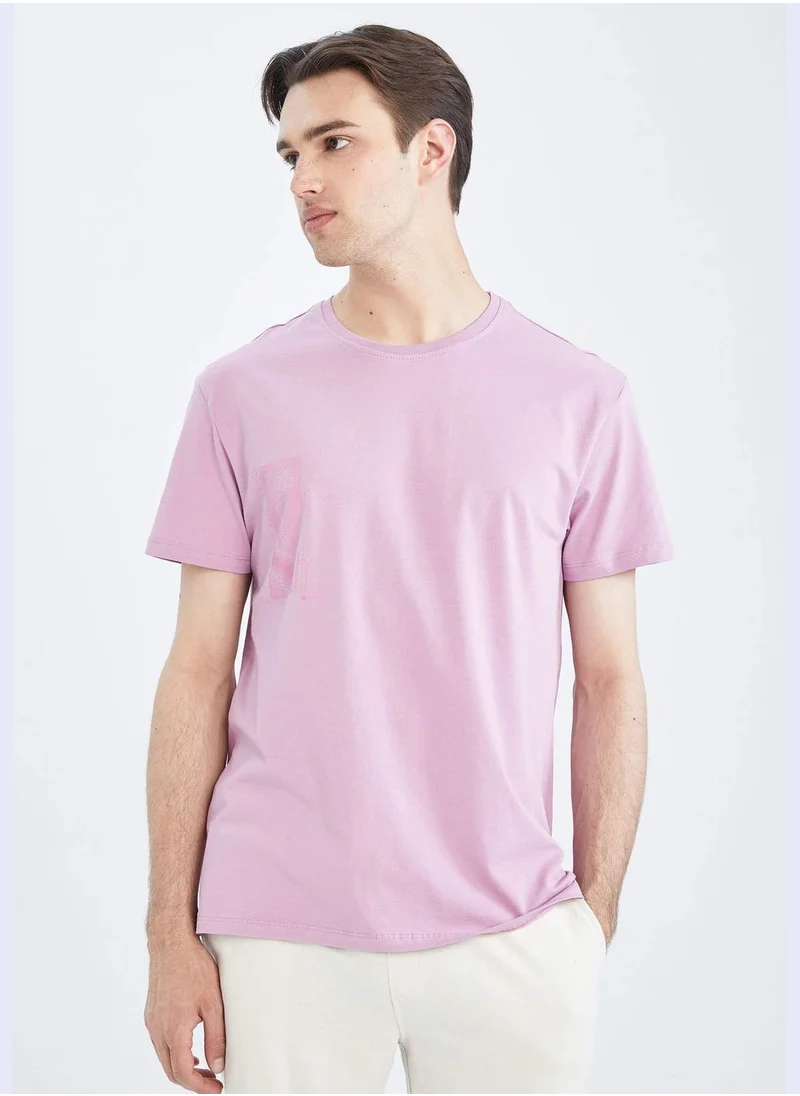 ديفاكتو Regular Fit Crew Neck Short Sleeve T-Shirt