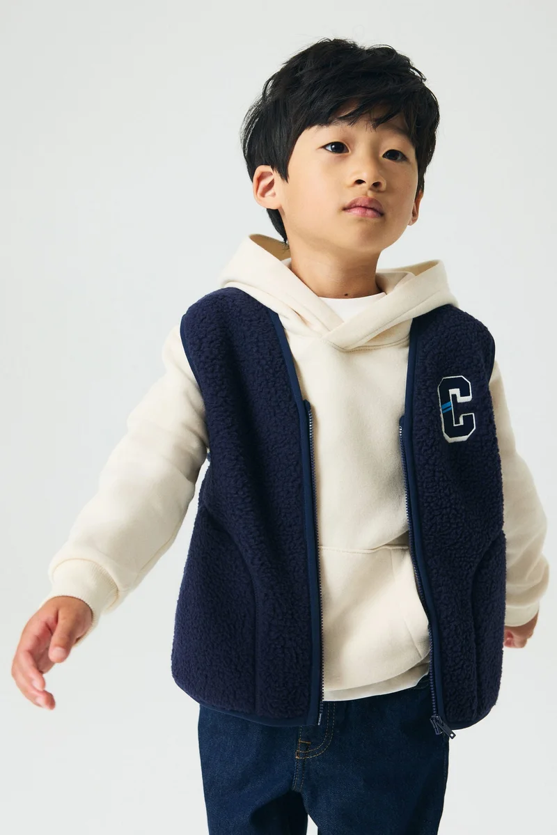 H&M Appliquéd pile gilet