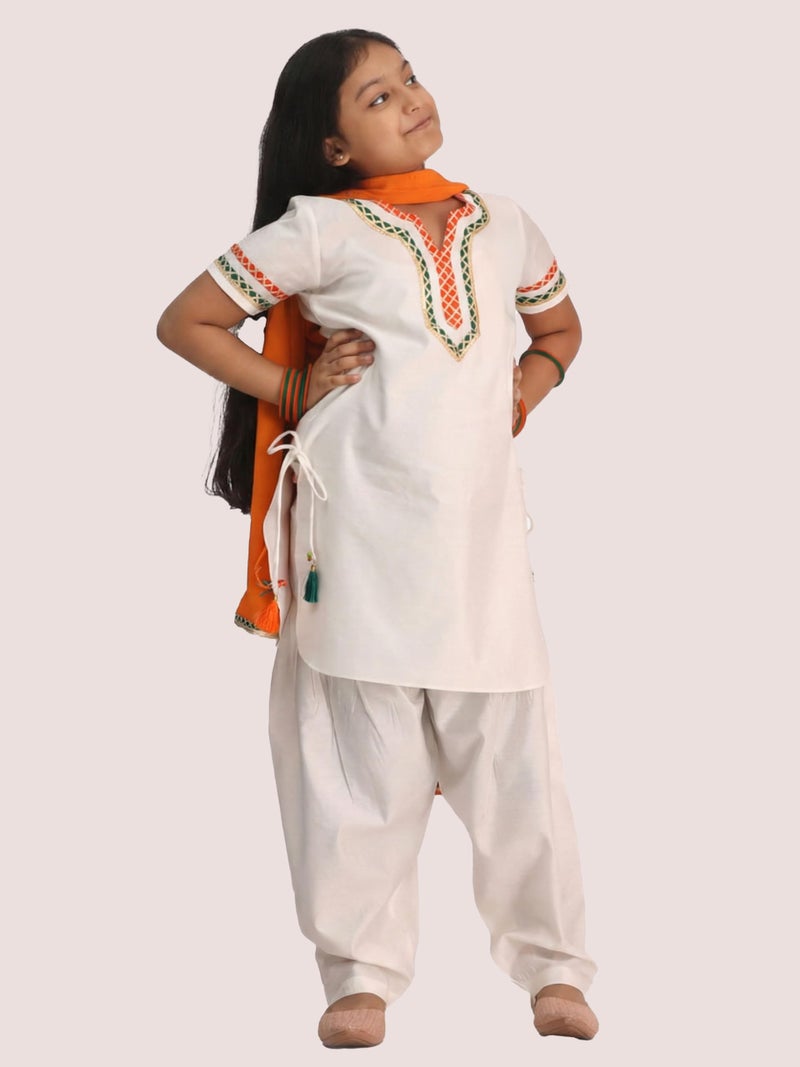 VASTRAMAY Girls White Viscose Kurta Set | Traditional Indian Wear for Independence Day & Republic Day - Image 3