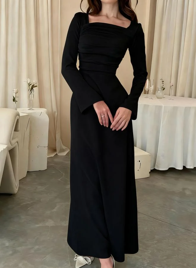 تايك تو فستان طويل بحافة واسعة وياقة مربعة مع كسرات