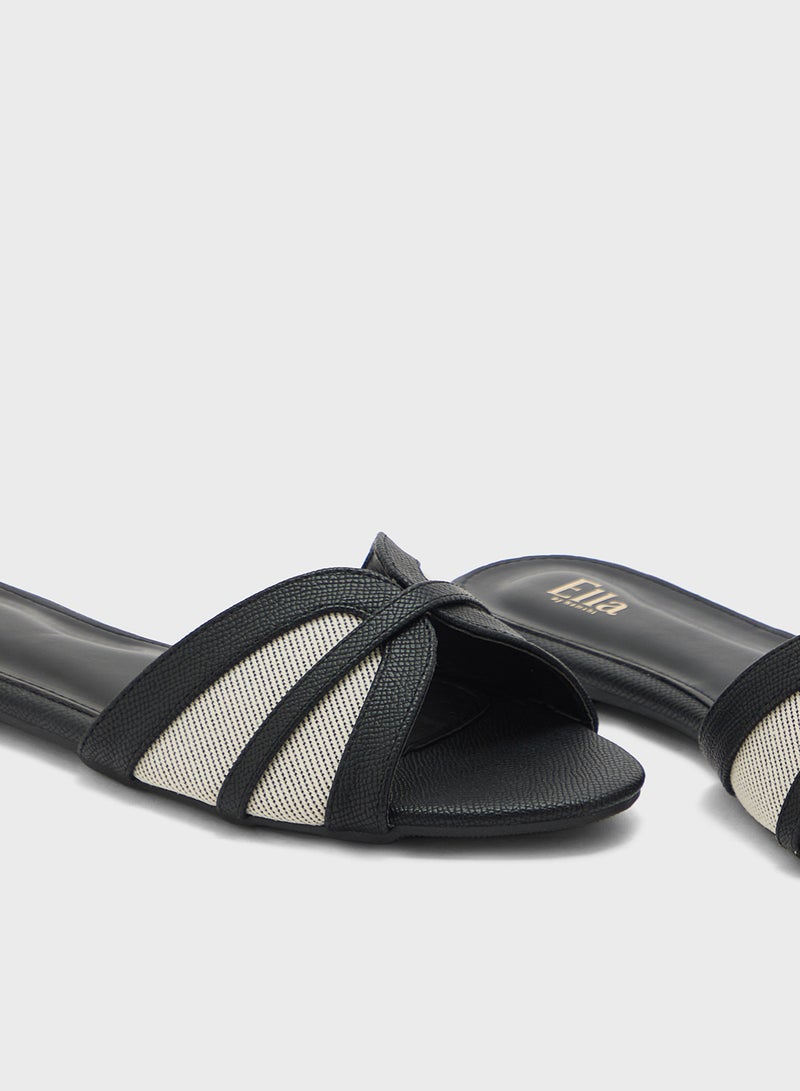 ايلا صندل مسطح بألوان متضاربة - Image 4