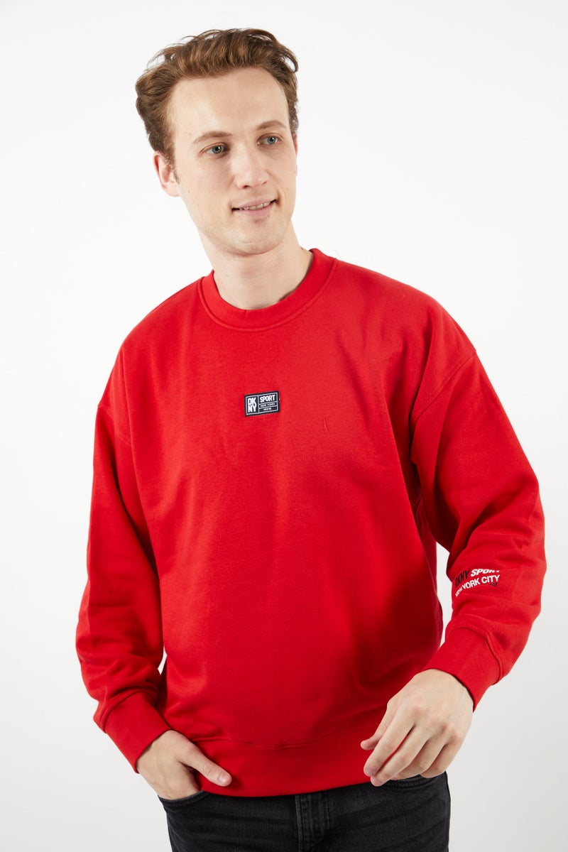 DKNY Sport سويت شيرت رياضي للرجال بأكمام طويلة لياقة خارجية، أحمر - Image 1