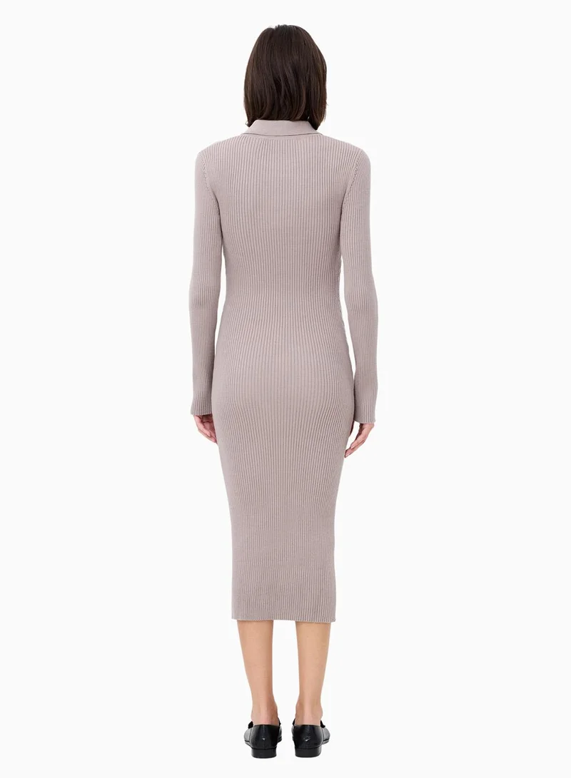 فرنش كونكشن فستان ميدي بأكمام طويلة وياقة ماري