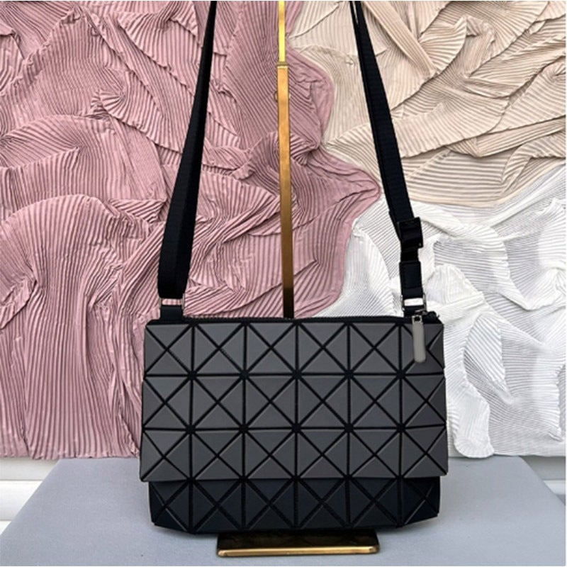22 Original Factory Development Quilted Stitching Cross-Body Kangaroo Bag Contrasting Color Long Shoulder Strap Checkerboard Plaid Shoulder Bag Versatile - Image 3