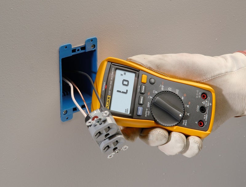 FLUKE Fluke 117 Digital Multimeter, Non-Contact AC Voltage Detection, Measures Resistance/Continuity/Frequency/Capacitance/Min Max Average, Automatic AC/DC Voltage Selection, Low Impedance Mode - Image 5