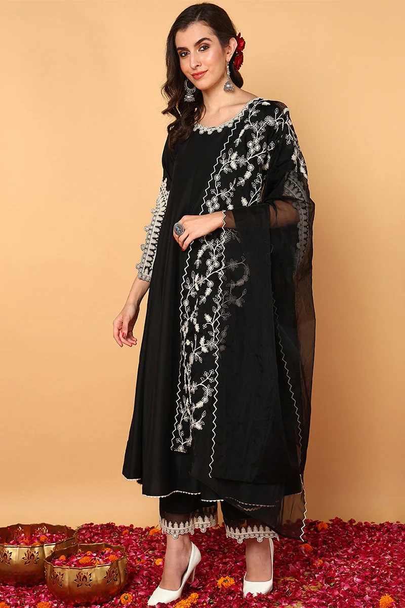 ZERESOUQ Black Silk Blend Solid Embroidered Flared Suit Set