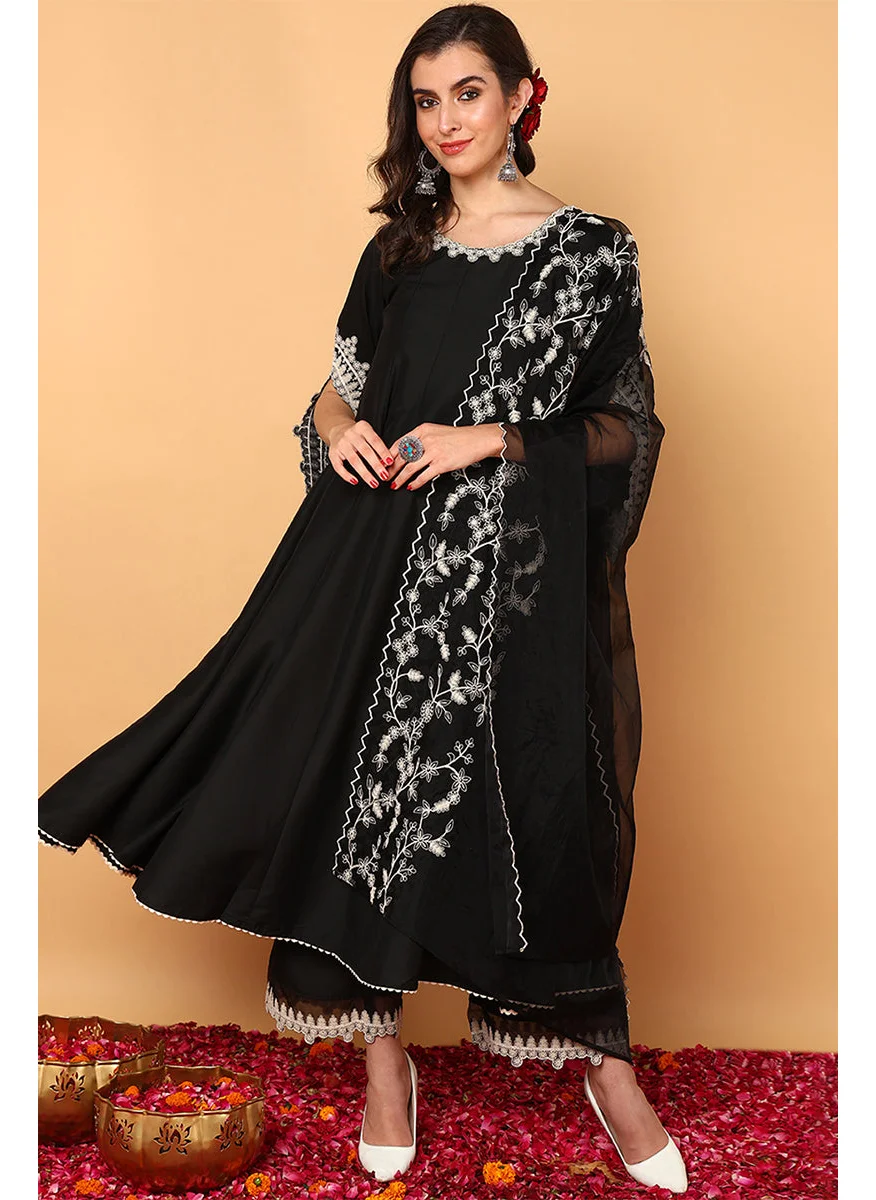 زيري سوق Black Silk Blend Solid Embroidered Flared Suit Set