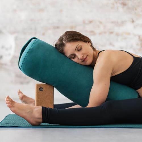 Manduka Cork Lean Yoga Block – Resilient Sustainable Material, Portable, Comfortable, Easy to Grip Fitness, Yoga Exercise & Pilates | 3" x 4" x 8.5" - Image 2