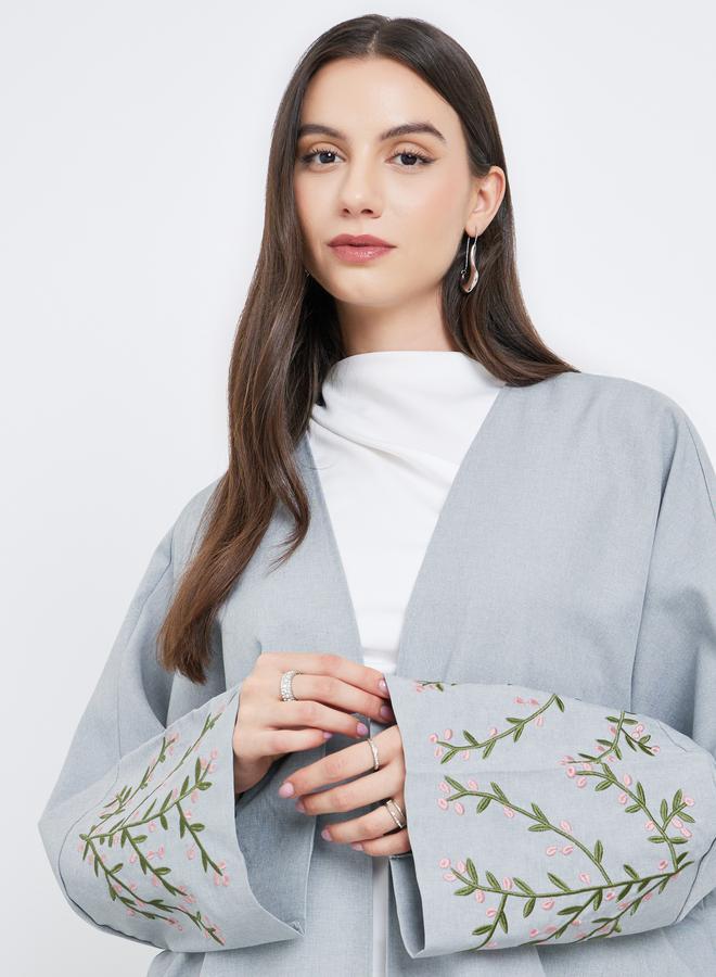 تايك تو عباية رمادية مفتوحة بأكمام مطرزة - Image 3