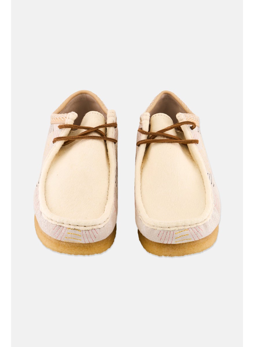 clarks Men Wallabee Standard Fit Lace Up Casual Shoes, Off White  - Image 4