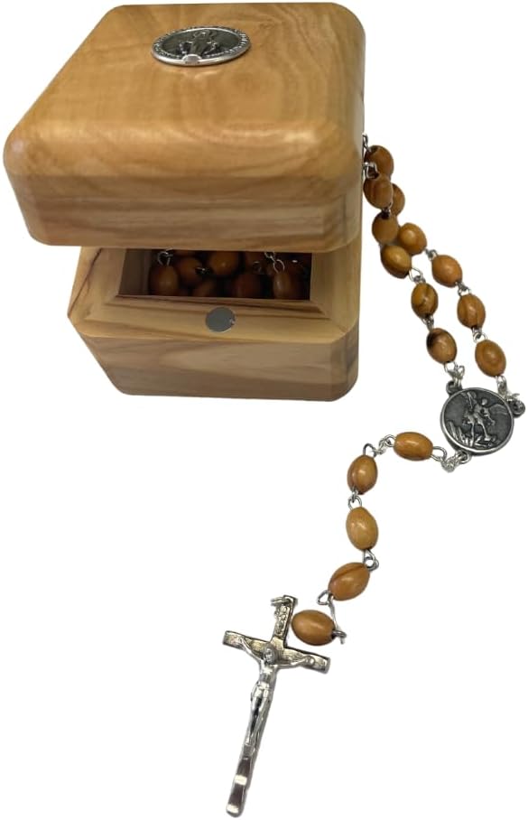 RosaryMart طقم هدية مسبحة خشب الزيتون وعلبة سانت ميخائيل - Image 4