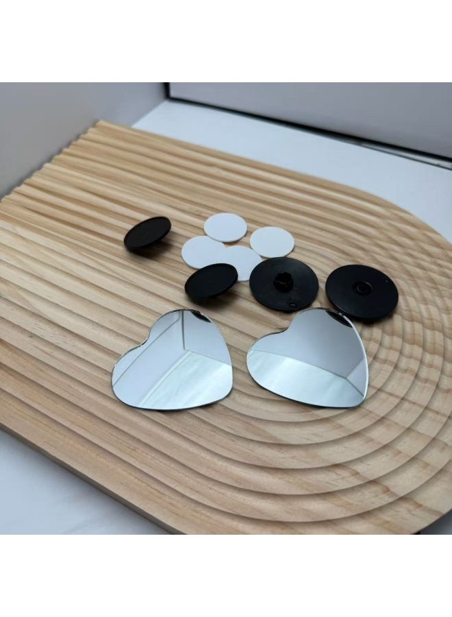 كرونايتي قطعتان من مرايا العمق الخلفية على شكل قلب للسيارة، مناسبة لمناطق العمى في مرايا الجانبية للسيارة، زاوية قابلة للتعديل، وسهلة التركيب والإزالة. تتميز بتصميم محدب واسع الزاوية يعزز بشكل فعال سلامة القيادة. شريط لاصق عالمي يضمن توافقًا مثاليًا مع مختلف موديلات السيارات، إكسسوار سيارات ممتاز. - Image 3