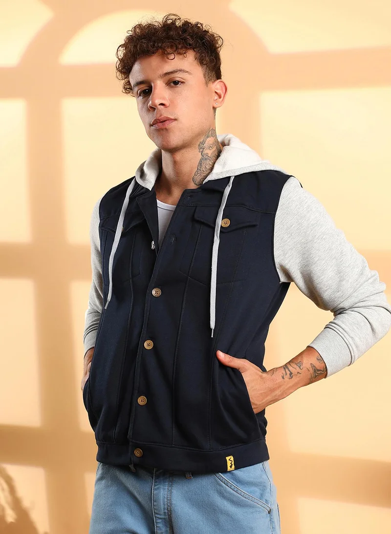 كامبوس سوترا جاكيت رجالي رمادي وأزرق داكن بأزرار وتفاصيل متباينة للملابس الكاجوال