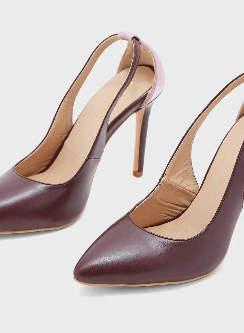 Khizana Metallic Back Cut-out Pointed Pump