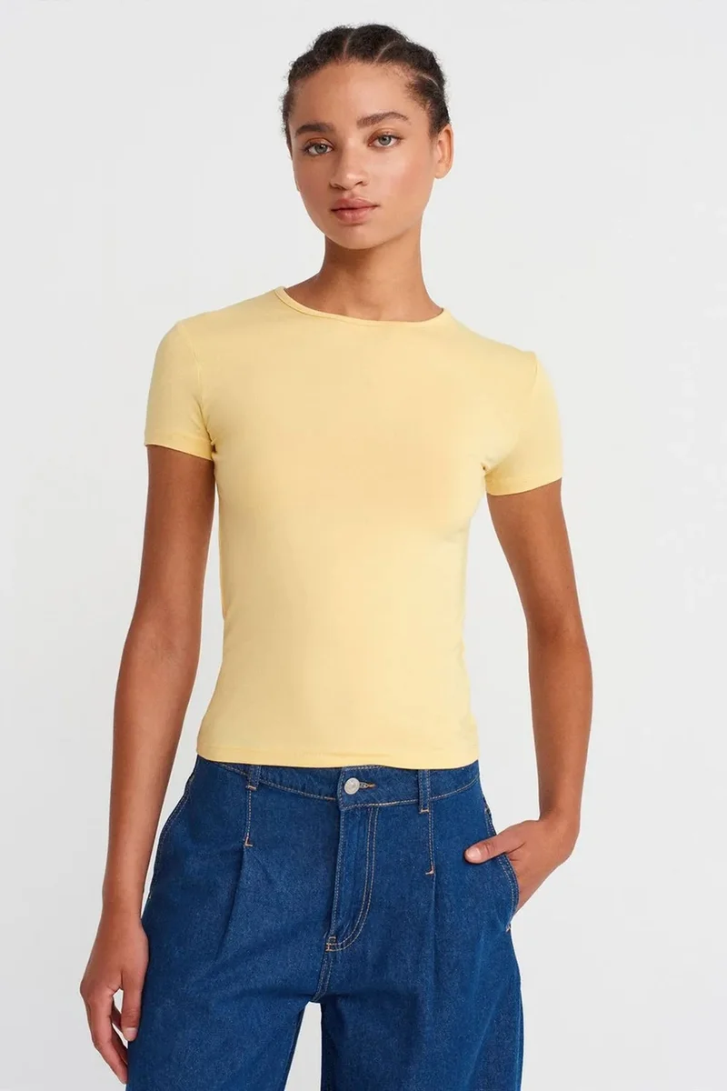 DILVIN Women’s Crop Slim-fit Crew Neck T-shirt