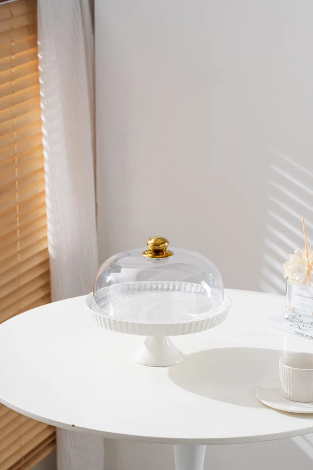 Shallow Shallow Elegant Porcelain 27cm White Cake Plate with Plastic Lid