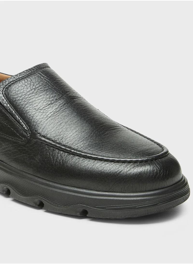 Le Confort Casual Comfort Slip Ons