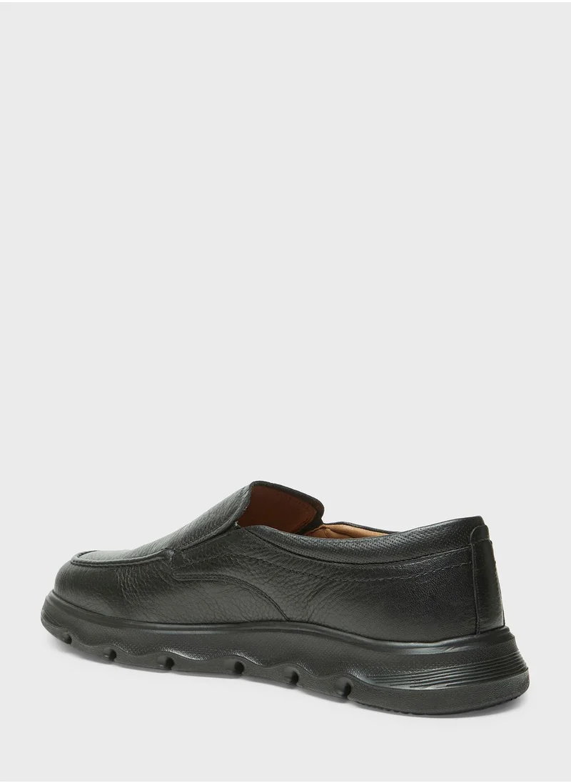 Le Confort Casual Comfort Slip Ons