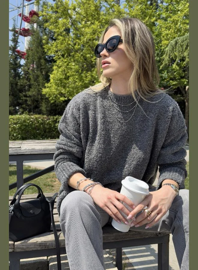 ليلا كنزة نسائية بياقة واقفة وقصة عادية من ليلا بنسيج ناعم