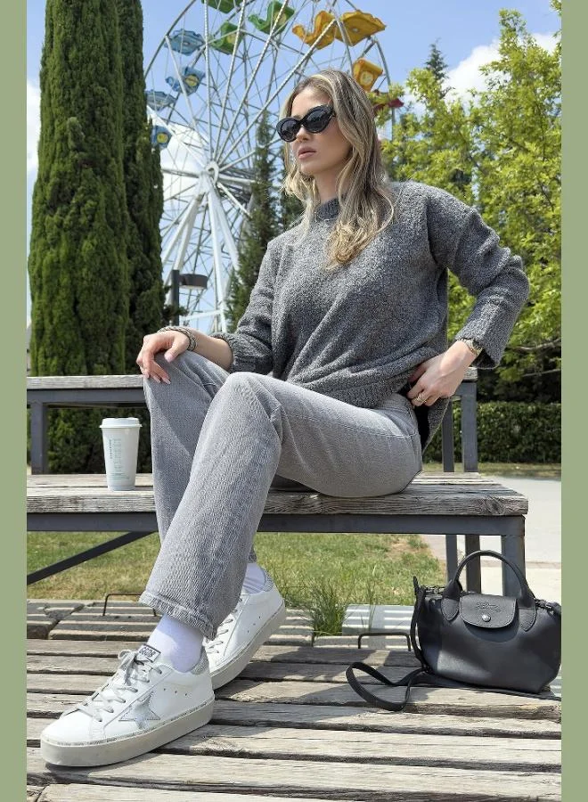 ليلا كنزة نسائية بياقة واقفة وقصة عادية من ليلا بنسيج ناعم