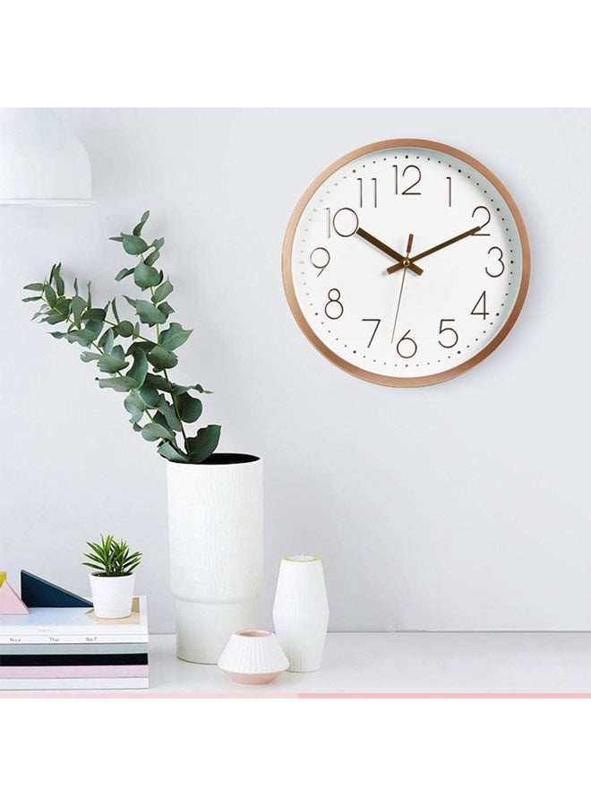 DUNISO ساعة حائط غير مزعجة، ساعة حائط تعمل بالبطارية صامتة بإطار ABS وغطاء زجاجي عالي الدقة للأطفال وغرفة المعيشة وغرفة النوم والمطبخ والمدرسة ومكتب الديكور، 12 بوصة، ذهبية - Image 2