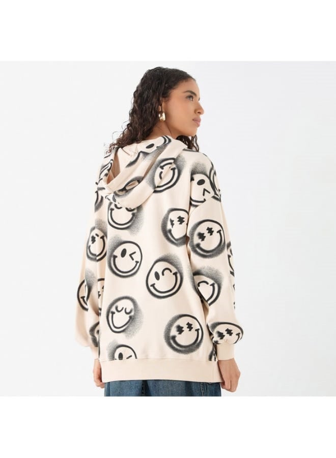 اس بي كاركترز هودي بأكمام طويلة وجيوب كانجارو وطبعات سمايلي وورلد - Image 4