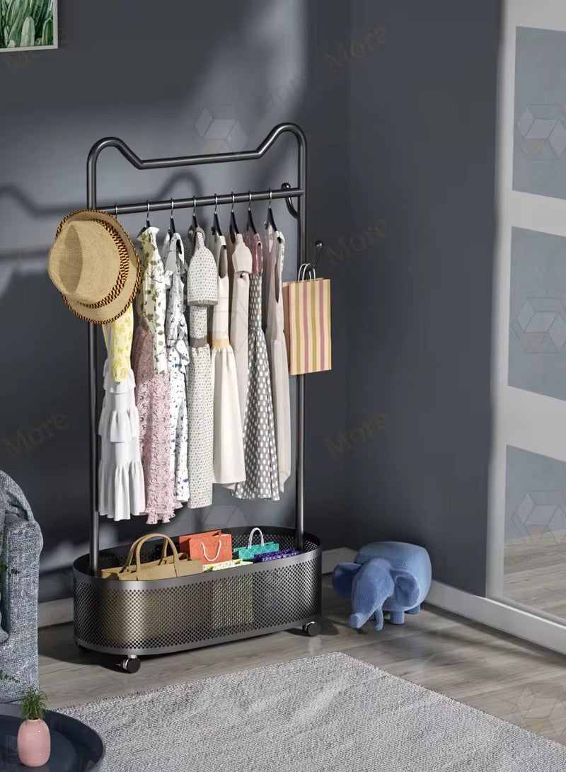 شي ون علاقة ملابس من SHEE ONE | ستاند ملابس بعجلات وخطافات جانبية | منظم ملابس أنيق بسلة تخزين سفلية شبكية | تصميم فاخر لغرف النوم والمداخل | الأبعاد: 179×100×32 سم | لون أسود - Image 2