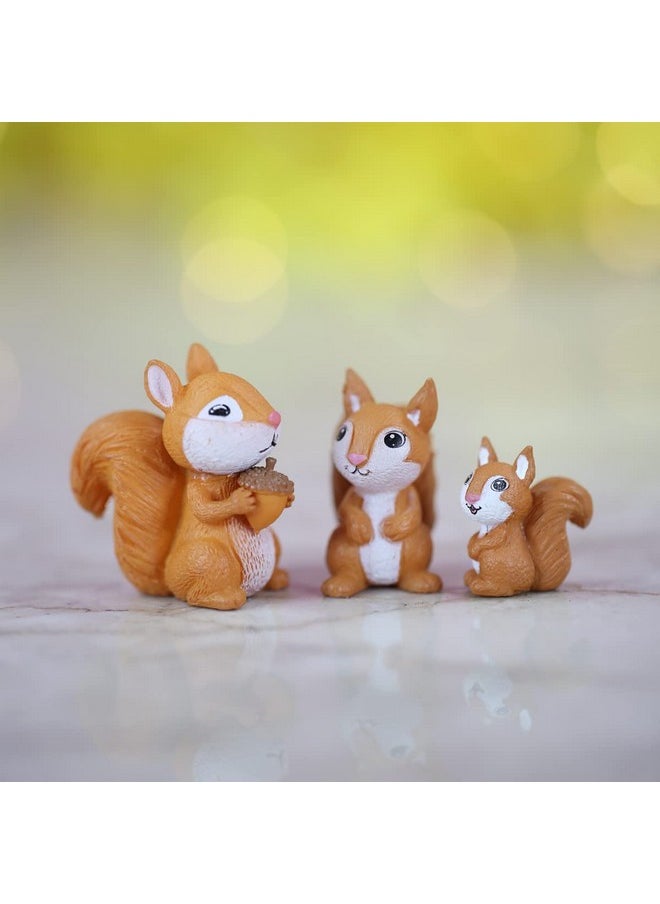 Wonderland Wonderland Miniature Toys Set of 3 Family Mini Squirrel  - Image 1